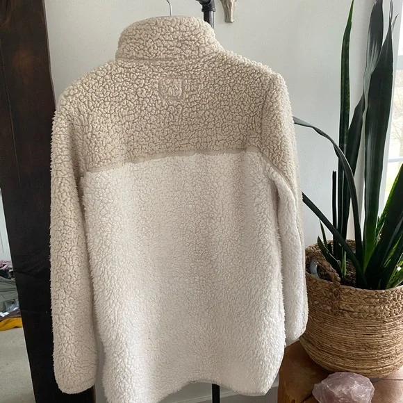 Half zip pull over - Picture 2 of 3